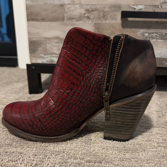 Freebird Booties - Picture 3 of 4